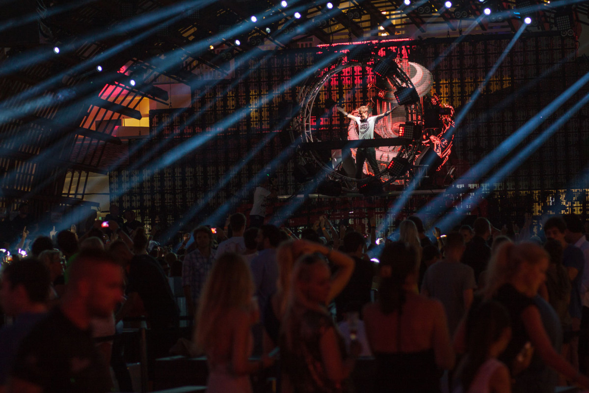 DJ Armin Van Buuren, Ushuaïa