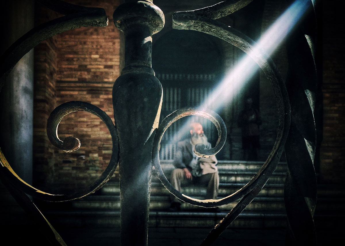 The-Divine-Light